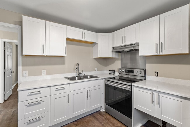 kitchen - 335 Grace St Unit A