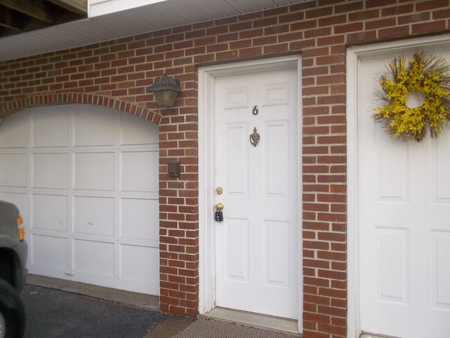 Photo - 1424 Thomaston Ave Unit #6