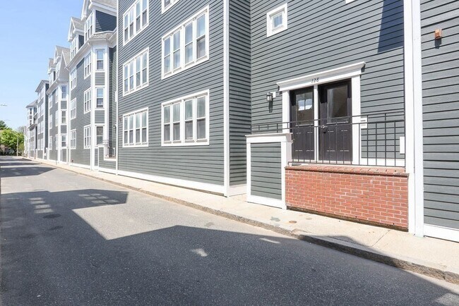Photo - 128 Tudor St Condo Unit C