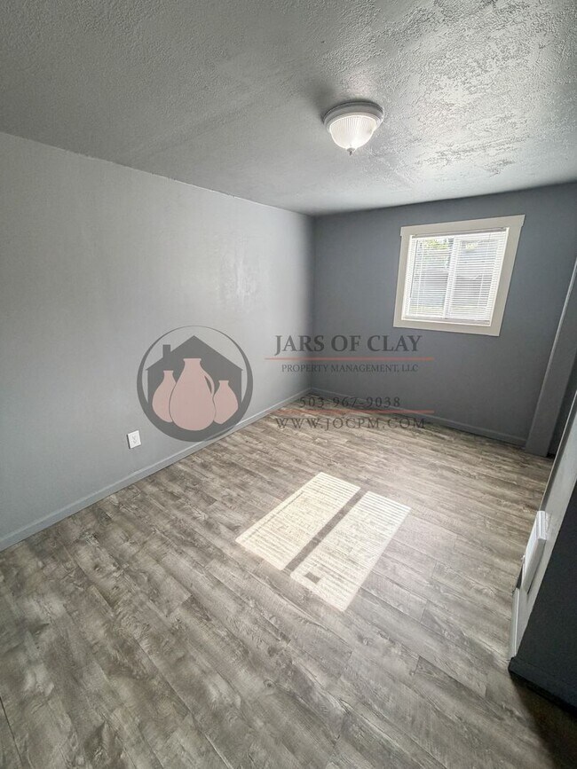 Photo - Dover Duplex 2025-1754 Unidad 4393 Dover Ave NE