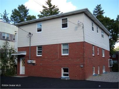 Building Photo - 35 Parkwood St Unit Apt 2