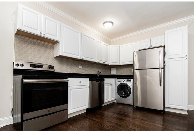 Photo - 3345 N Marshfield Ave