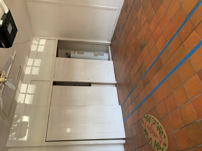 Photo - 1976 Willow Wood Dr