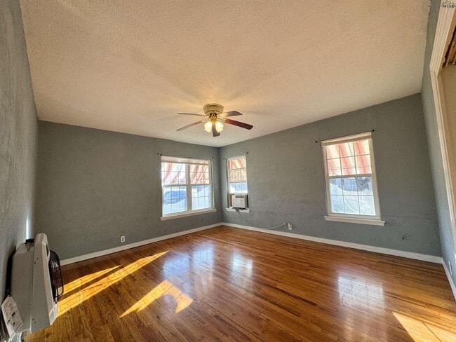 Photo - 1820 Kell W Blvd