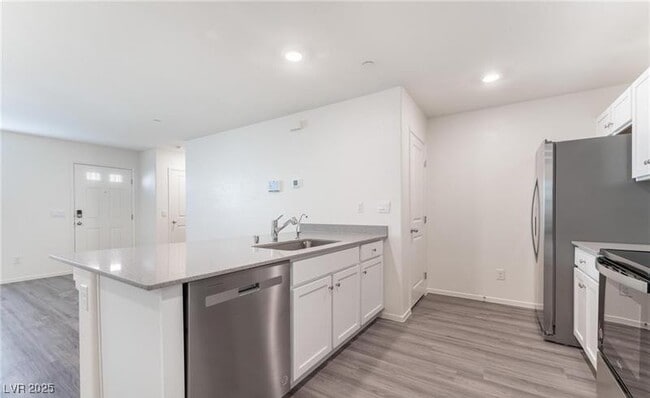 Photo - 6956 Honor Hl St