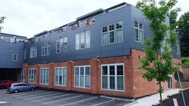 Photo - 10 Ford Ave Unit 104