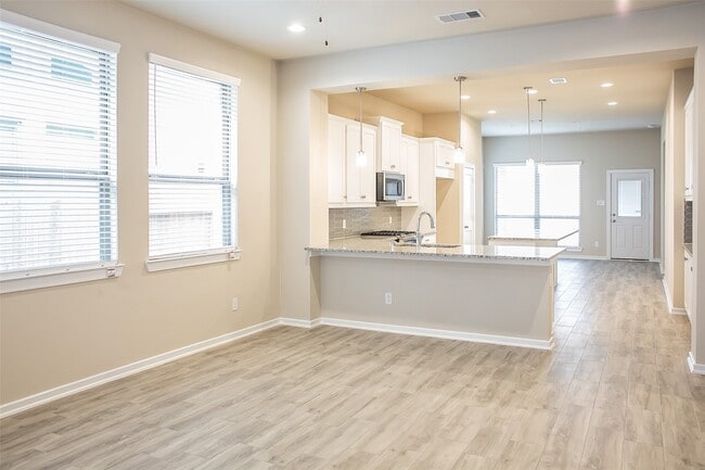 Photo - 10465 Wild Rice