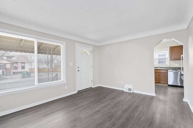 Photo - 1829 Anne Ave