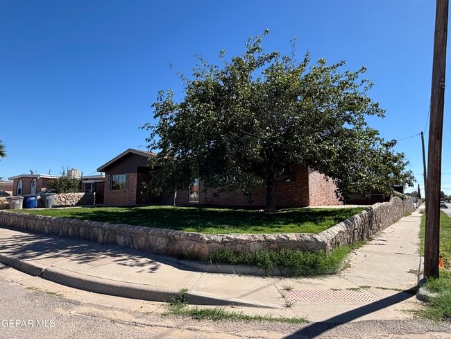 Photo - 201 Romeria Dr