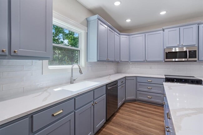 Photo - 28 Fleetwood Dr