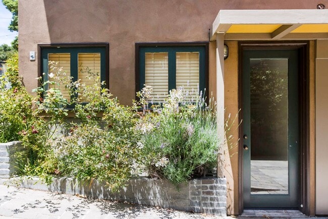 Photo - Sunny Apartment in Elmwood Neighborhood Unit 6451-B