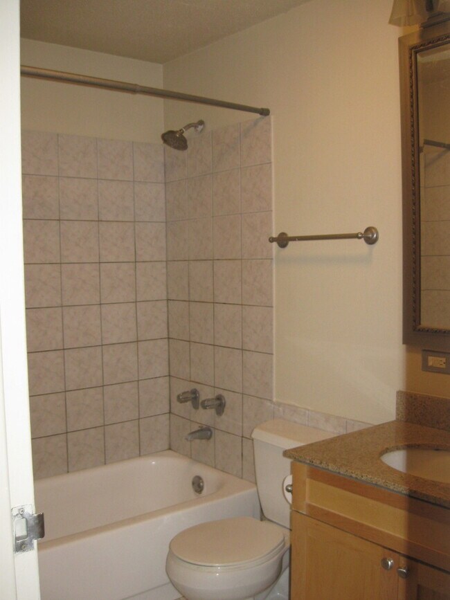 Photo - 1339 N Dearborn St Unit 2F