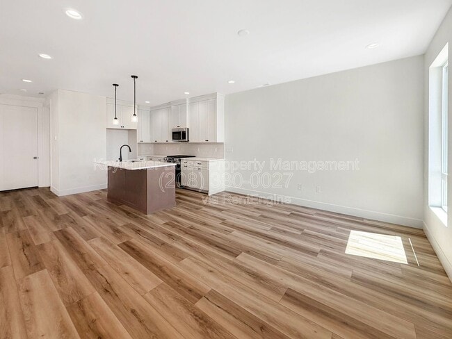 Photo - 373 E Lombard Ln
