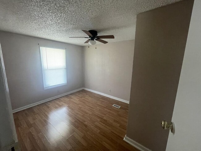 Photo - 247 Produce Dr