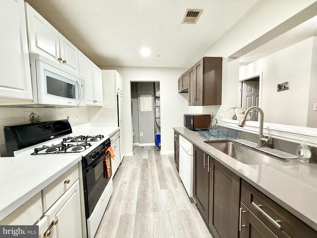 Photo - 10019 Vanderbilt Cir