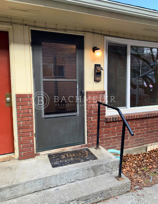 Photo - 405 SE 18th St Apartment Unit 1