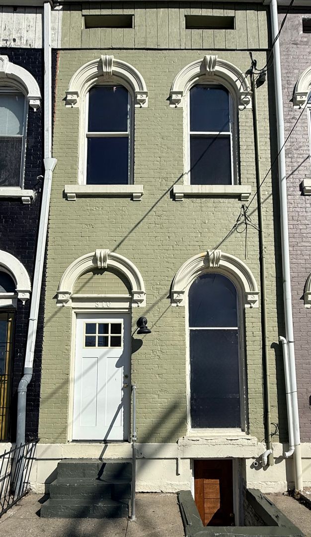 Building Photo - Totally renovated! Close to the F.C. Stadium! Over the Rhine!