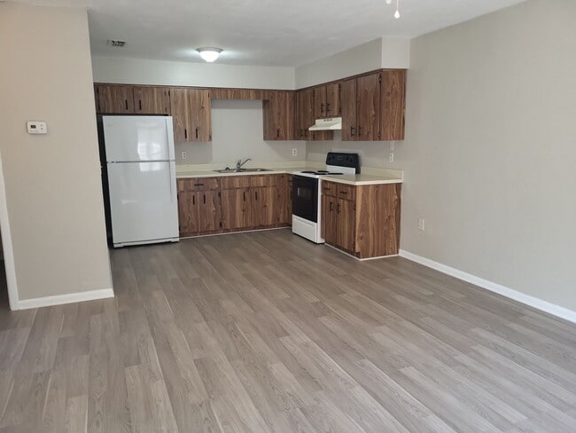 Building Photo - 2540 E Constance Ct Unit 2