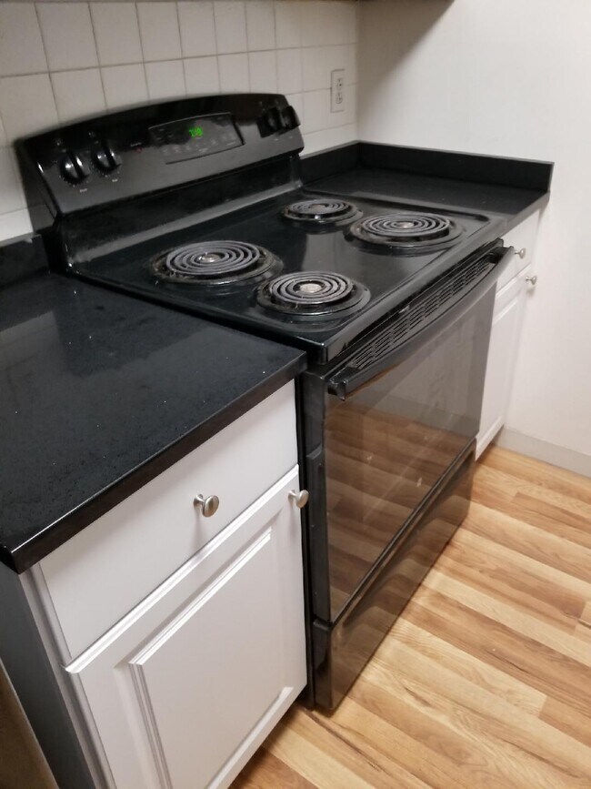 Photo - 1933 Commonwealth Ave Unidad #- Rental