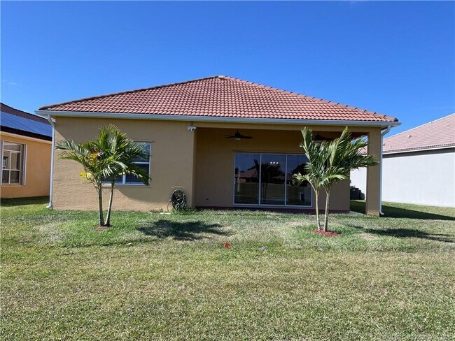 Photo - 331 NW Somerset Cir