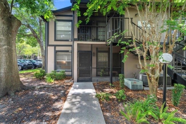 Building Photo - 4004 Dream Oak Pl Unit 102