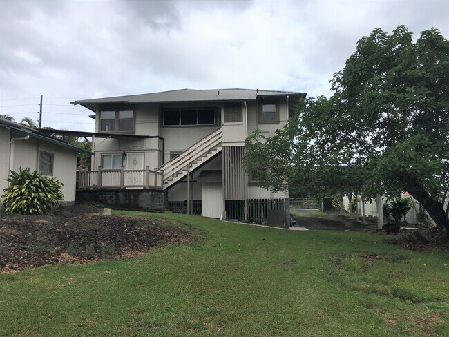 Spacious 5BR/2BA home on Kino'ole Street i... - Spacious 5BR/2BA home on Kino'ole Street i...