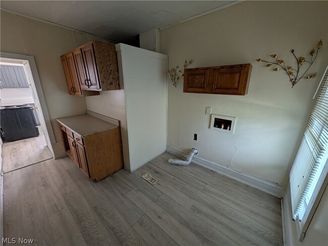 Photo - 545 W 36th St