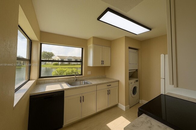 Photo - 1080 N Franklin Ave Unit 1080J