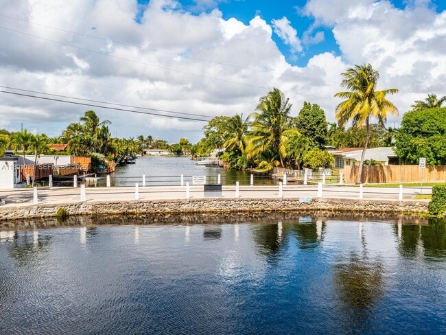 Building Photo - 2856 NW 10th Ave