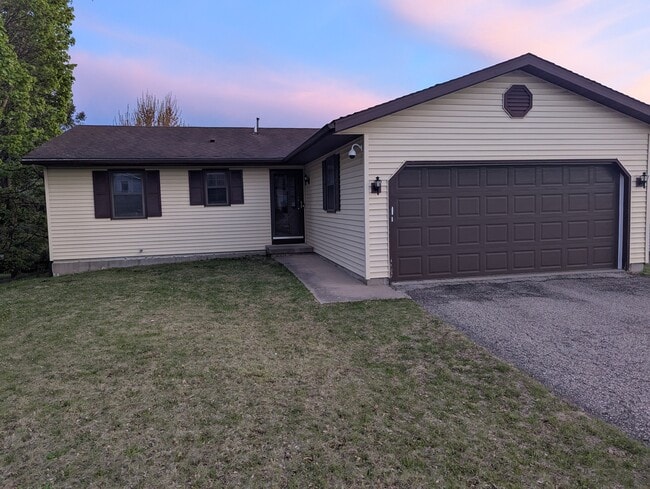 Photo - 517 Seven Nations Dr House