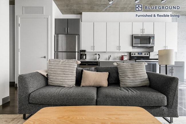 Photo - 215 W Lake St Unit FL8-ID1344