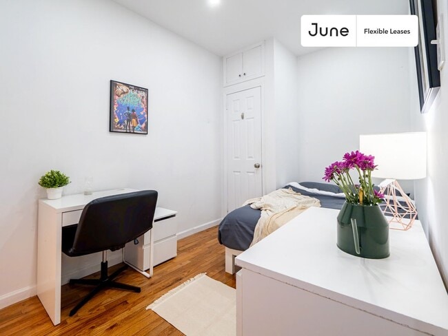 Modern ROOM at The Central Park West