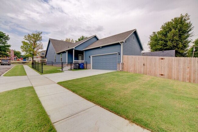 Photo - Unique 4/2/2 Near Downtown Tulsa!