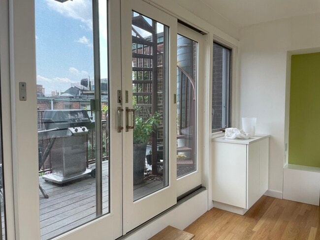 Photo - 33 Lawrence St Unit 2