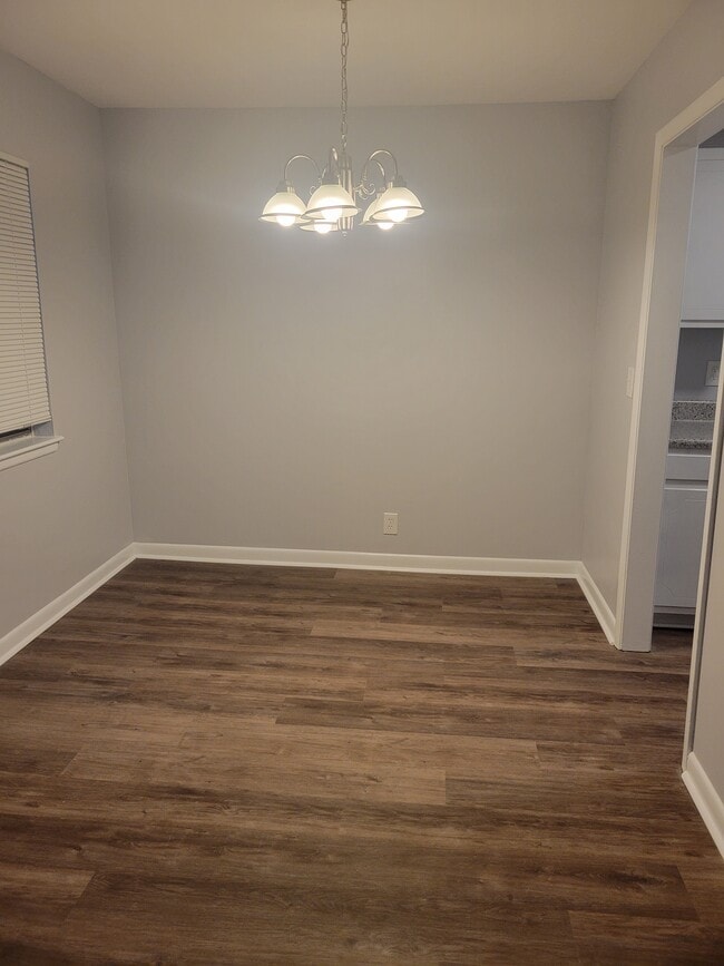 Photo - 370 Wallace Rd