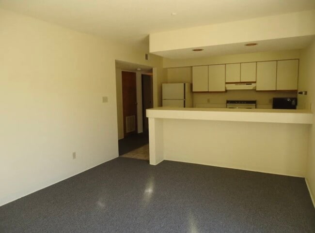 Building Photo - 220 N McKinley Ave Unit 220 N. McKinley Ave. Muncie, IN 47303