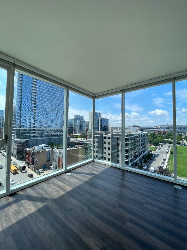 Photo - 905 N Orleans St Condo