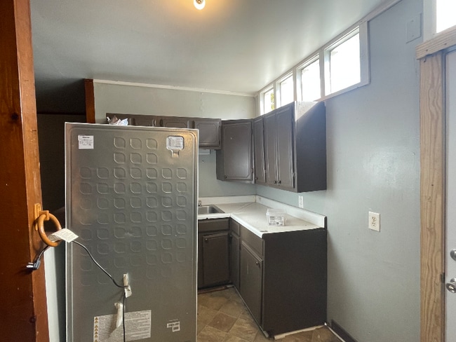 Photo - 613 W 6th St Unit 613