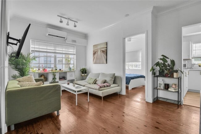 Building Photo - 830 10th St Unit 1