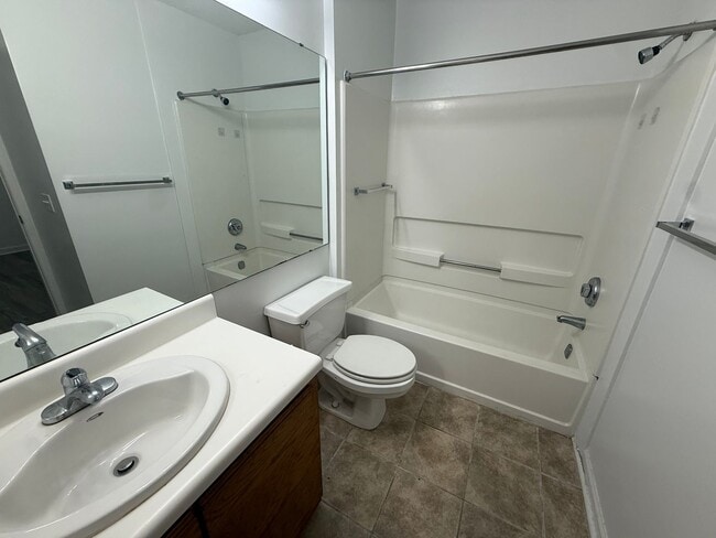 1521-104 GRADUATE LN