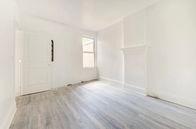 Photo - 3422 Ward St Unit ROOM RENTAL Floor 2