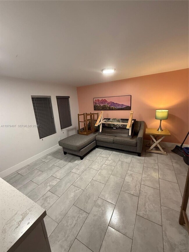 Photo - 2020 Washington St Unit 4