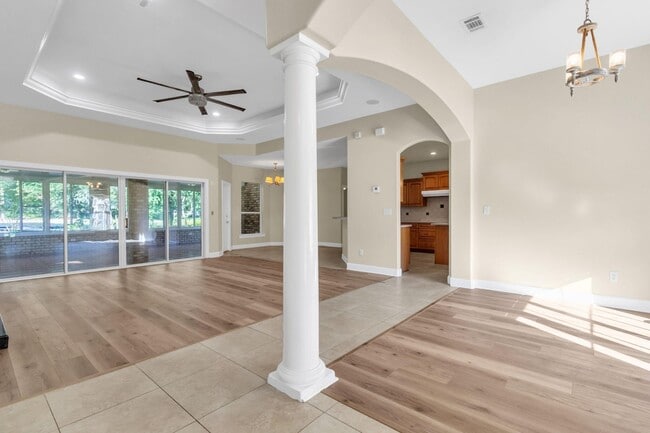 Photo - 1630 Oakmont Cir