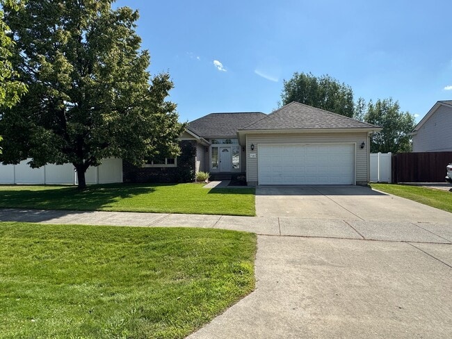 Building Photo - Beautiful home in highly sought after CDA ...