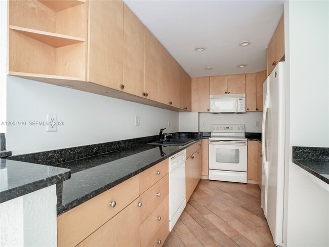 Photo - 10350 W Bay Harbor Dr Unit 6L