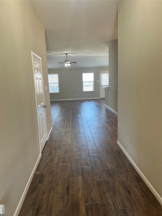 Photo - 2071 Midlane Drive