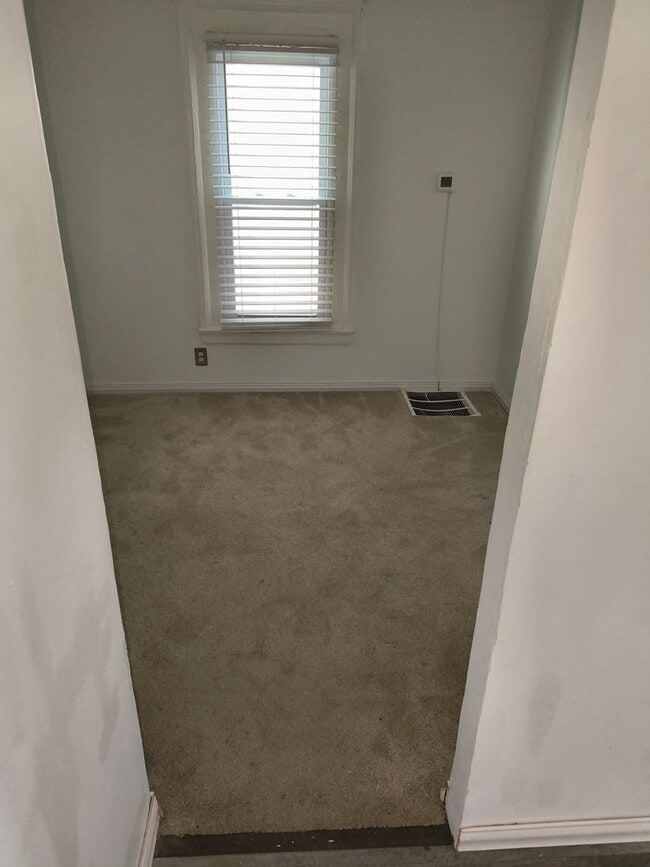 Photo - Avenue B Unidad Lower Rear