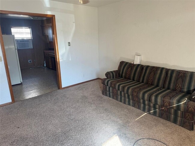 Building Photo - 1303 Meadow Ln