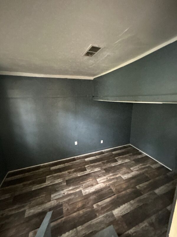 Photo - 437 Erie St