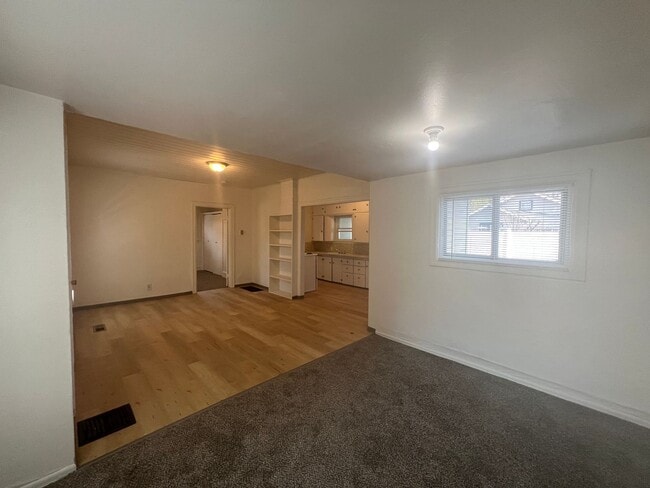 Photo - LH217 Unidad B